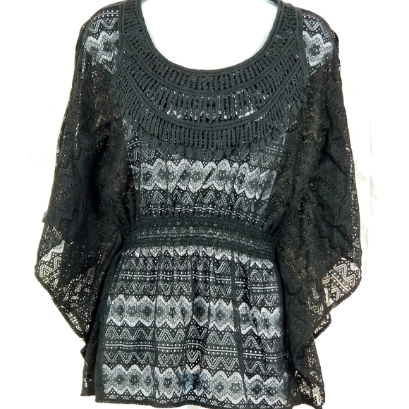 LOLA B. FLORAL LACE BATWING PEEPSLEVE BLACK TOP - Picture 1 of 7